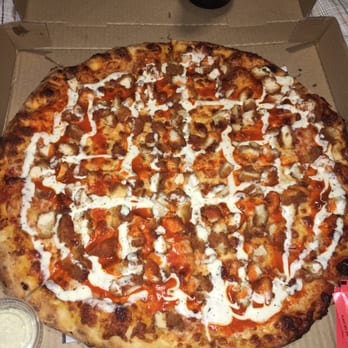 Plank 47 - Buffalo chicken pizza is amazing !!!!! Bests I've ever had. - Pizza Near Me - Los Angeles, California