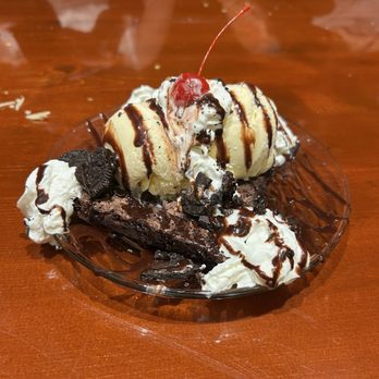 Cattlemens Steakhouse - Brownie Sundae - Steakhouses Near Me - Elk Grove, California Cattlemens Steakhouse - Brownie Sundae - Steakhouses Near Me - Elk Grove, California