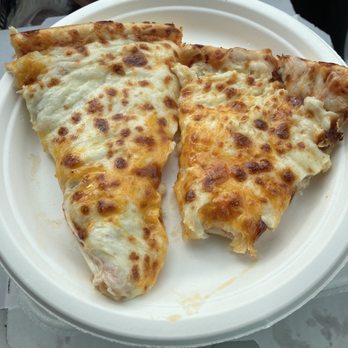 Mama's Pizza - 4-cheese Pizza - Pizza Near Me - Battle Mountain, Nevada