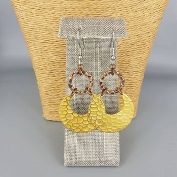 The Plaid Giraffe - Welcome to one of our newest artisans Rogue Jewelry Designs So many beautiful pieces all unique! - Jewelry Near Me - Edmonton, Alberta The Plaid Giraffe - Welcome to one of our newest artisans Rogue Jewelry Designs So many beautiful pieces all unique! - Jewelry Near Me - Edmonton, Alberta