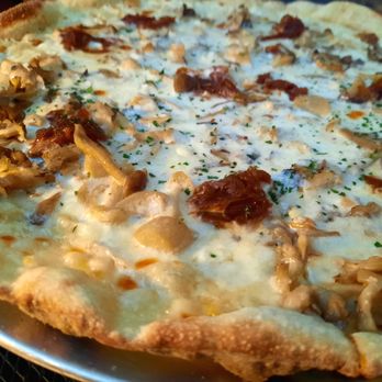 Ospi Venice - Funghi pizza.  Yum! - Italian Near Me - Venice, California