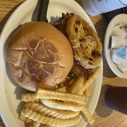 Brunch House - 1/2 lb smokehouse burger