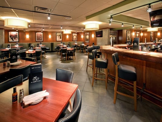 Bar Louie - Skokie Holiday Inn North Shore by null