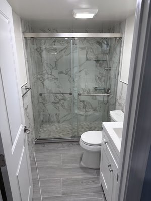 Bathroom Remodeling Projects - We are a full-service remodeling company offering luxurious bathroom and functional kitchen remodels, exterior makeovers, and professional roofing replacements. Our team provides expert craftsmanship and quality materials to enhance your home’s beauty, comfort, and energy efficiency.