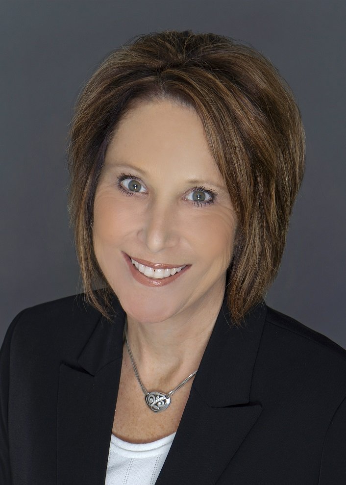 LISA PEABODY RE/MAX PLATINUM Updated August 2024 1804 W Pearce