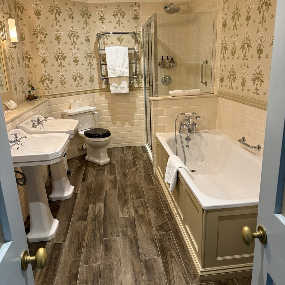 Ballynahinch Castle Hotel - Bathroom - Hotels Near Me