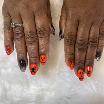 Chloe Nails - HALLOWEEN NAILS OF 2022 - Nail Salons Near Me - Lomita, California