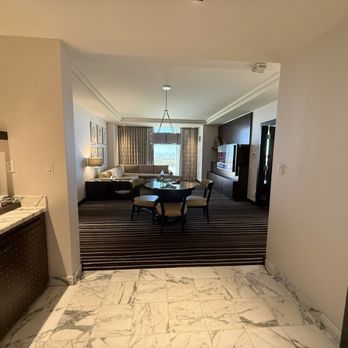 Red Rock - Suite - Resorts Near Me - Las Vegas, Nevada Red Rock - Suite - Resorts Near Me - Las Vegas, Nevada