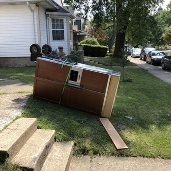 Colt Moving - Dropped refrigerator and damage - Movers Near Me - Westfield , Indiana