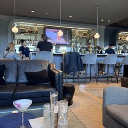 LAX Private Suite