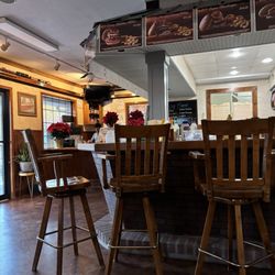 Downtown Burger - Order out or stay in. Close to 10 tables inside and several outdoor tables too.