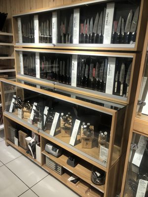 Crate & Barrel by null