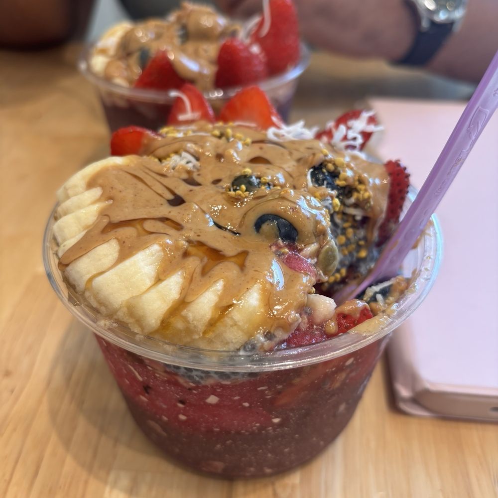Island Bodega - Açaí and Pitaya bowl with blue chia - Acai Bowls Near Me - Cerritos, California Island Bodega - Açaí and Pitaya bowl with blue chia - Acai Bowls Near Me - Cerritos, California
