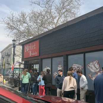 Co-Dough - Line outside on a Saturday morning - Bakeries Near Me - Newport, Rhode Island