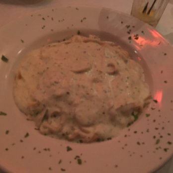 Salerno's On the Fox - Fettuccine alfredo - Italian Near Me - St. Charles, Illinois Salerno's On the Fox - Fettuccine alfredo - Italian Near Me - St. Charles, Illinois