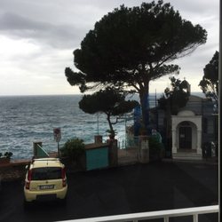 La Piazzetta - Bel posto anche o specialmente con mare mosso e cattivo tempo.