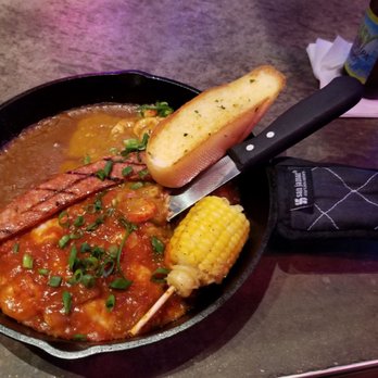 Razzoo's Cajun Cafe - Cajun Combo Skillet - Cajun/Creole Near Me - Spring, Texas