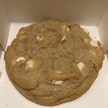 Crumbl - Brookfield - Bakeries Near Me - Brookfield, Wisconsin