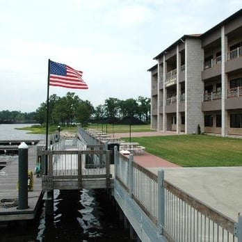Amber Lantern Restaurant - Seafood Near Me - Chesapeake, Virginia