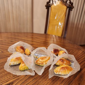 Yeh's Bakery - Curry Beef Puff (9) - Bakeries Near Me - Flushing, New York