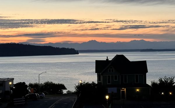 Topside Bar & Grill by null