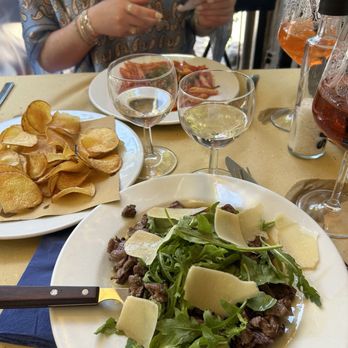 Da Gildo - Beef with arugula and parm, Fried homemade chips - Roman Near Me - Rome, RM Da Gildo - Beef with arugula and parm, Fried homemade chips - Roman Near Me - Rome, RM