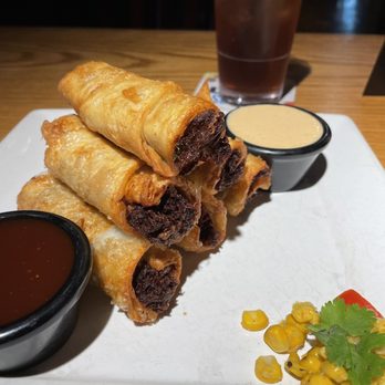 Bobby Q - Mesa - Q Rolls, cornbread and bbq pork sandwich. - New American Near Me - Mesa, Arizona