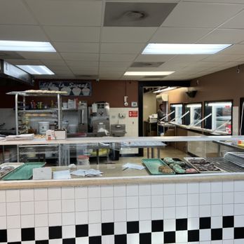 Whistlestop Donuts - Counter area almost sold out by 10:00 on Sunday - Donuts Near Me - Hopkinsville, Kentucky Whistlestop Donuts - Counter area almost sold out by 10:00 on Sunday - Donuts Near Me - Hopkinsville, Kentucky