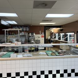 Whistlestop Donuts - Counter area almost sold out by 10:00 on Sunday