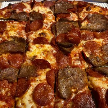 Gattos Pizza