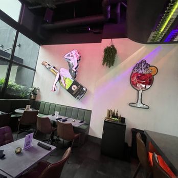 Through The Vine - Wine Bars Near Me - Fort Lauderdale, Florida Through The Vine - Wine Bars Near Me - Fort Lauderdale, Florida
