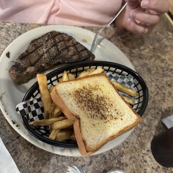 Captain Daves - 8 oz sirloin - New American Near Me - Moulton, Alabama Captain Daves - 8 oz sirloin - New American Near Me - Moulton, Alabama