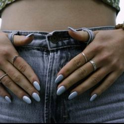 Nail Toepia - Deluxe Manicure (Gel)