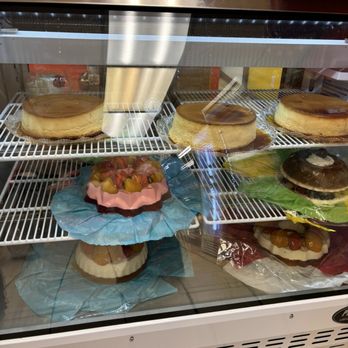 La Tapatia Bakery - Cakes - Bakeries Near Me - New Haven, Connecticut
