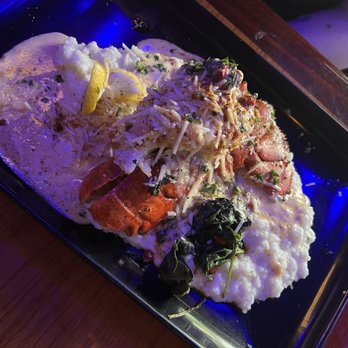 Fin & Feathers - Lobster & grits - Soul Food Near Me - Atlanta, Georgia