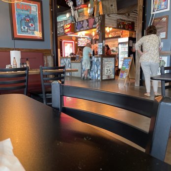Lost Pizza - empty tables in a restaurant - Pizza Near Me - Texarkana, Texas Lost Pizza - empty tables in a restaurant - Pizza Near Me - Texarkana, Texas