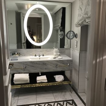 Hilton Paris Opera - Incredible bathroom with heated marble floors. - Hotels Near Me - Paris, 75