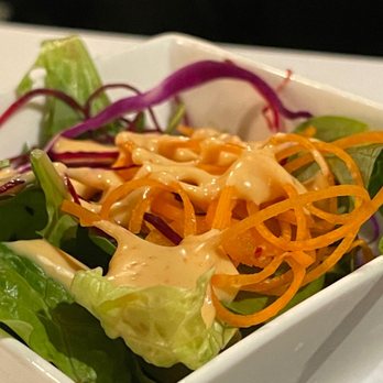 Huku Japanese Bistro - Vegetarian - salad that comes with the dinner plates. Dressing is thousand-islands-like. - Japanese Near Me - Davis, California Huku Japanese Bistro - Vegetarian - salad that comes with the dinner plates. Dressing is thousand-islands-like. - Japanese Near Me - Davis, California