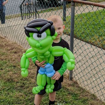 Live Balloons Party Entertainment - Incredible Hulk! - Face Painting Near Me Live Balloons Party Entertainment - Incredible Hulk! - Face Painting Near Me