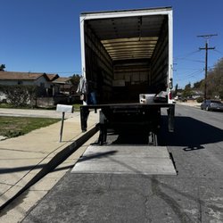 Dentique - Moving truck