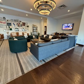 Kimpton Overland Hotel - Sitting area just passed the check indesk - Hotels Near Me - Atlanta, Georgia