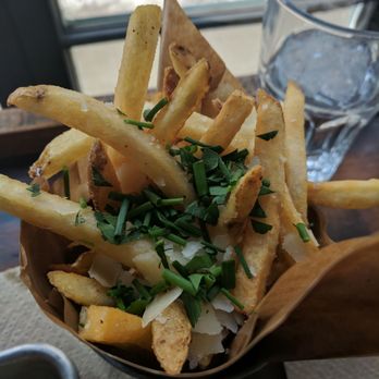 Le Chic Shack - Voilà fries garnish with scallions and spices only in Quebec - Burgers Near Me - Quebec City, Quebec Le Chic Shack - Voilà fries garnish with scallions and spices only in Quebec - Burgers Near Me - Quebec City, Quebec