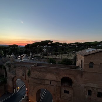 Rome Marriott Grand Hotel Flora - Park view from living room - Hotels Near Me - Rome, RM Rome Marriott Grand Hotel Flora - Park view from living room - Hotels Near Me - Rome, RM