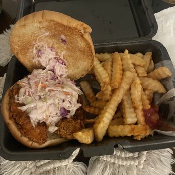 Al's Hot Chicken - THE NASH SANDWICH Combo 1 - Chicken Shop Near Me - Los Angeles, California