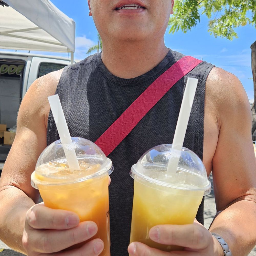 Sugah Daddehs Kane Juice - Sugah Mama (L) and Lychee (R) - Juice Bars & Smoothies Near Me - Honolulu, Hawaii