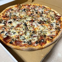 Lizzano's Pizza - Supreme pizza