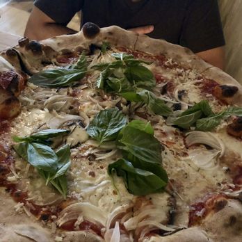 Lucali - Pizza - Pizza Near Me - Brooklyn, New York
