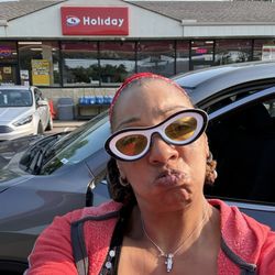 Holiday Stationstores - This is me unhappy with this store, and the service.