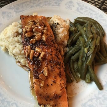Foglight Foodhouse - Salmon Savannah - Southern Near Me - Walling, Tennessee