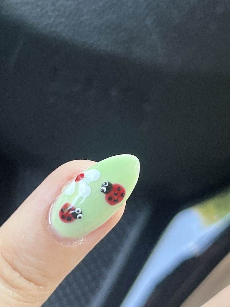 Lady Vixen Nails & Spa II Logo